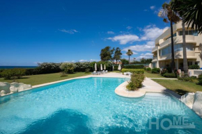 Neptuno II Beachfront Elviria,Sea views,lovely terrace and pool